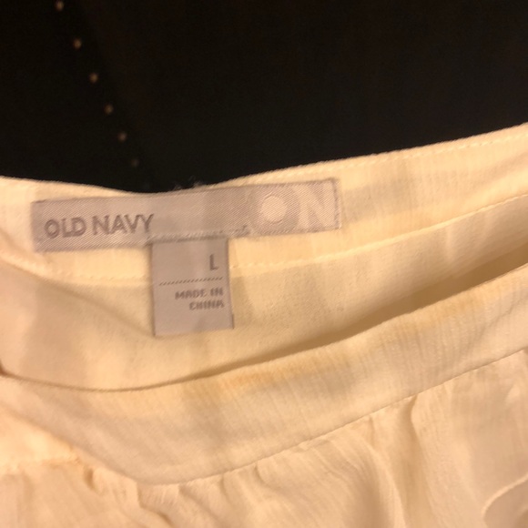 Old Navy Ruffle Top L - Picture 2 of 4